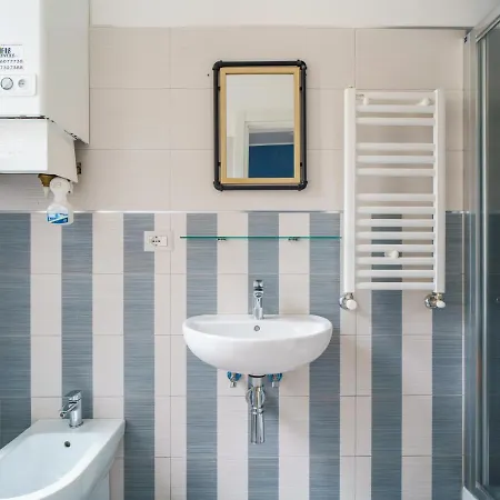 Dreamynest Quattro Cantoni - 2 Bdr Vicino Il Colosseo Lägenhet *
