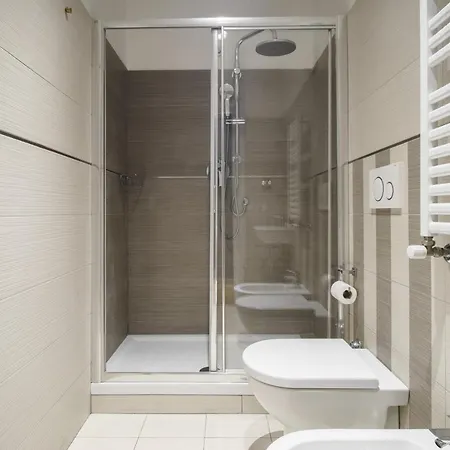 Lägenhet Dreamynest Quattro Cantoni - 2 Bdr Vicino Il Colosseo